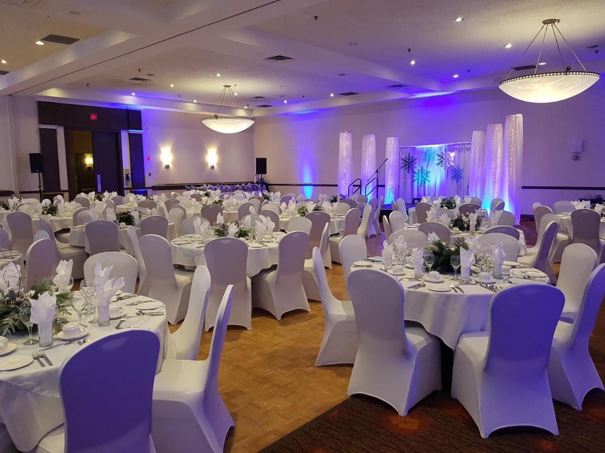 Travelodge Hotel By Wyndham Saskatoon Ngoại thất bức ảnh