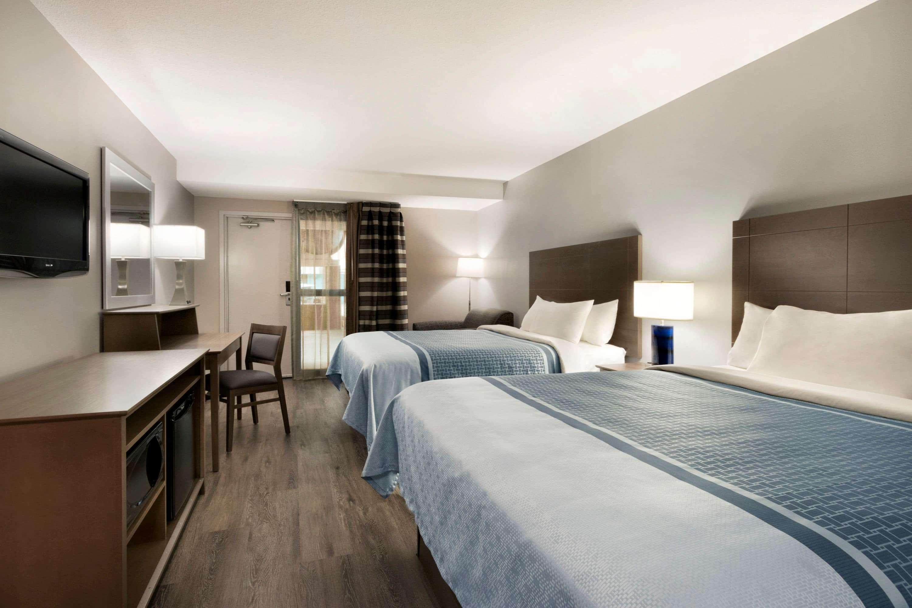 Travelodge Hotel By Wyndham Saskatoon Ngoại thất bức ảnh