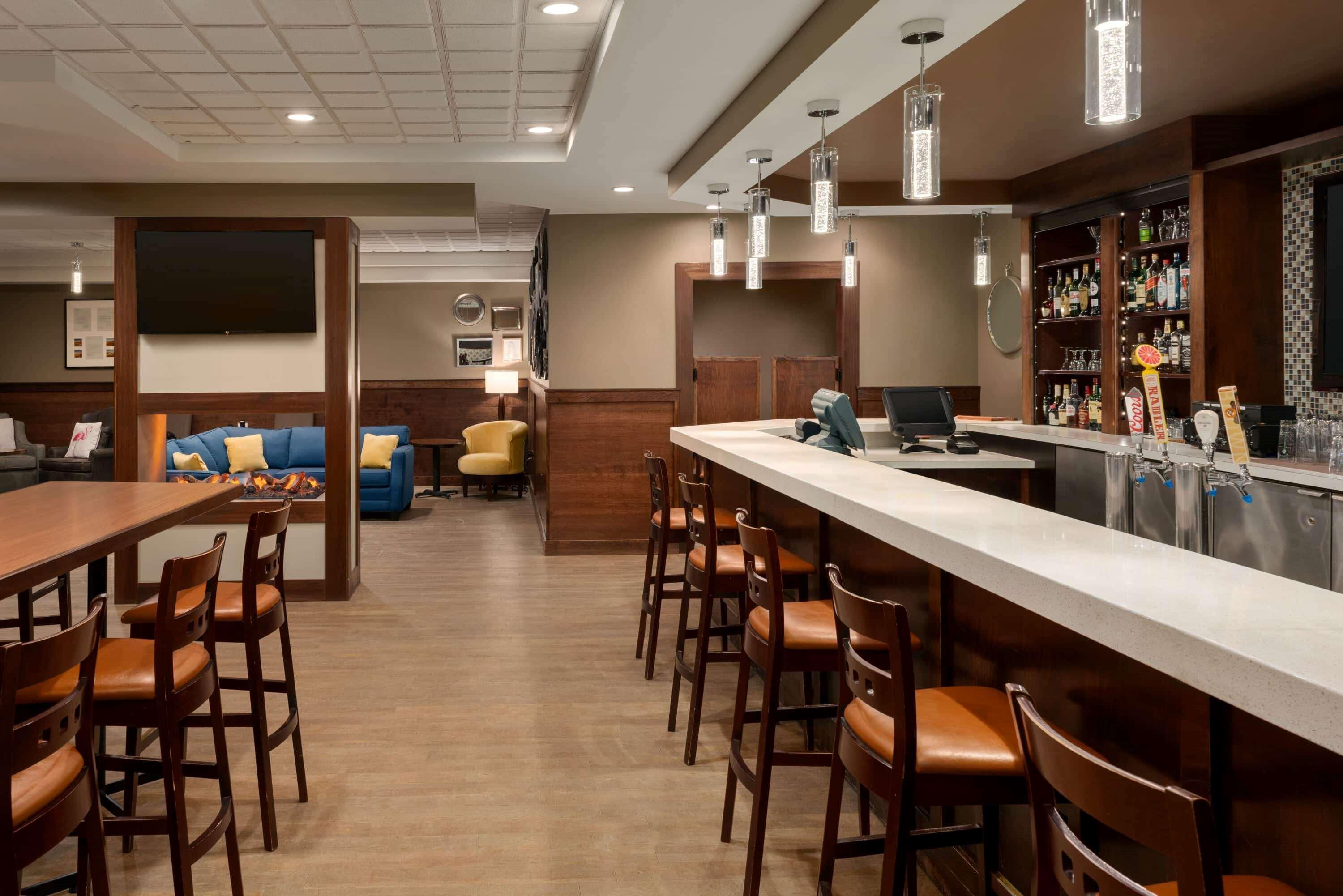 Travelodge Hotel By Wyndham Saskatoon Ngoại thất bức ảnh