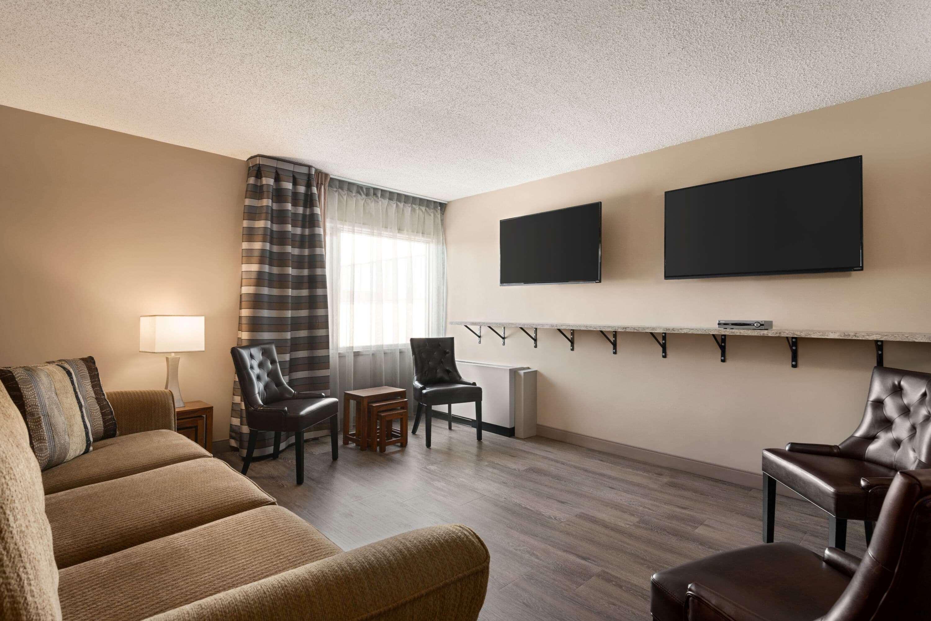 Travelodge Hotel By Wyndham Saskatoon Ngoại thất bức ảnh