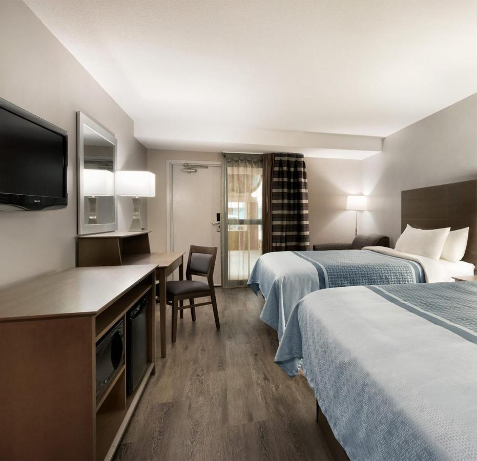 Travelodge Hotel By Wyndham Saskatoon Ngoại thất bức ảnh