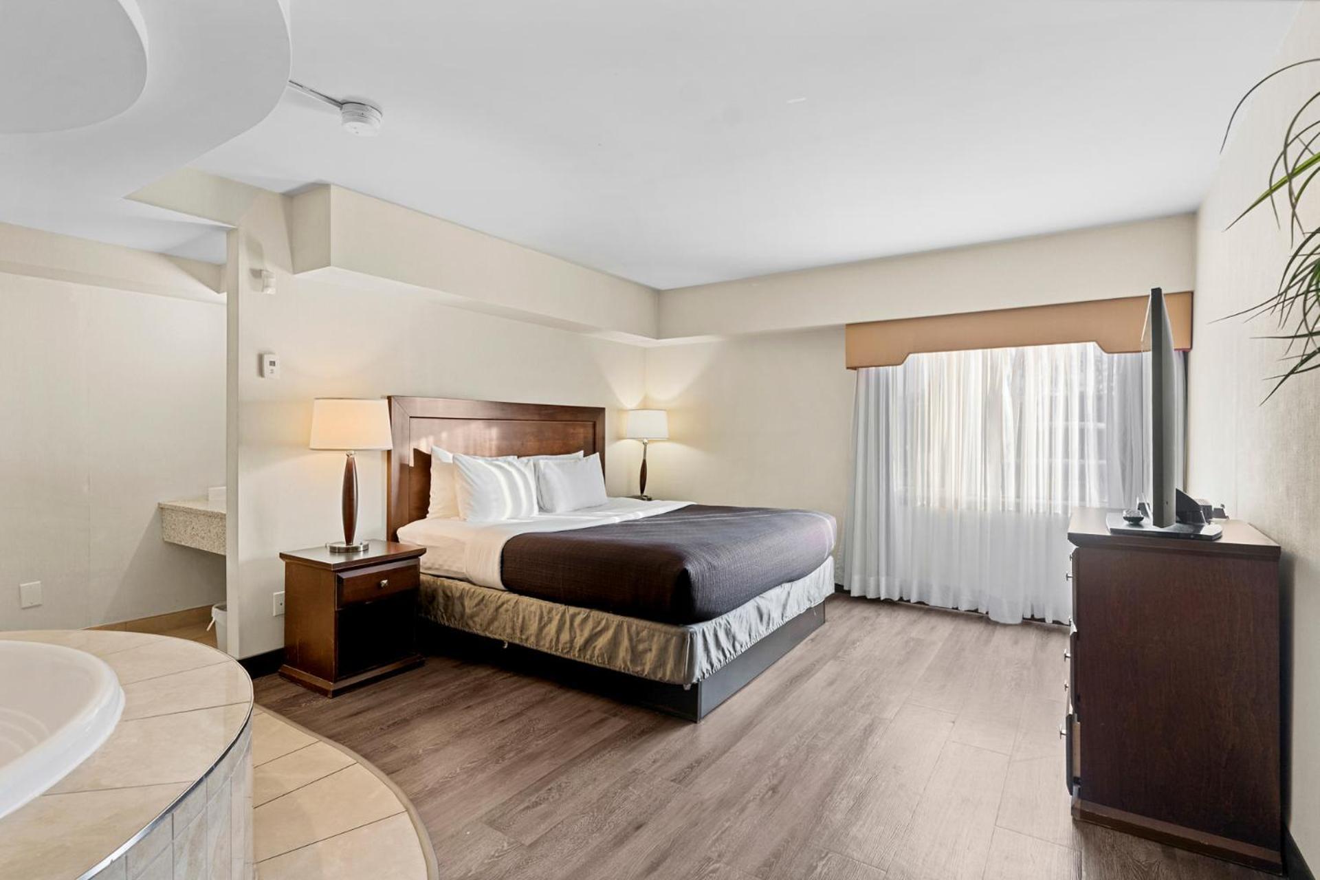 Travelodge Hotel By Wyndham Saskatoon Ngoại thất bức ảnh