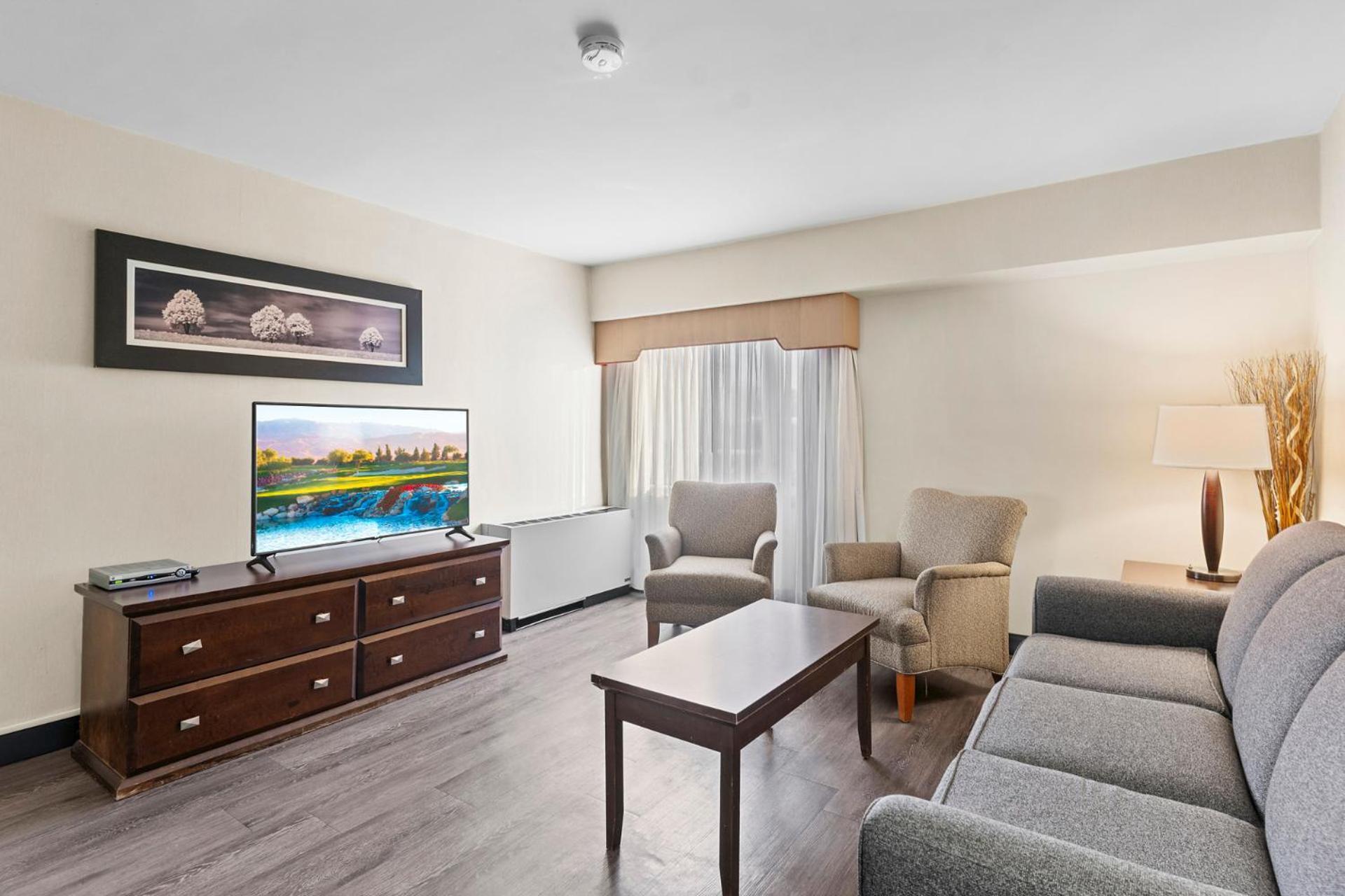 Travelodge Hotel By Wyndham Saskatoon Ngoại thất bức ảnh