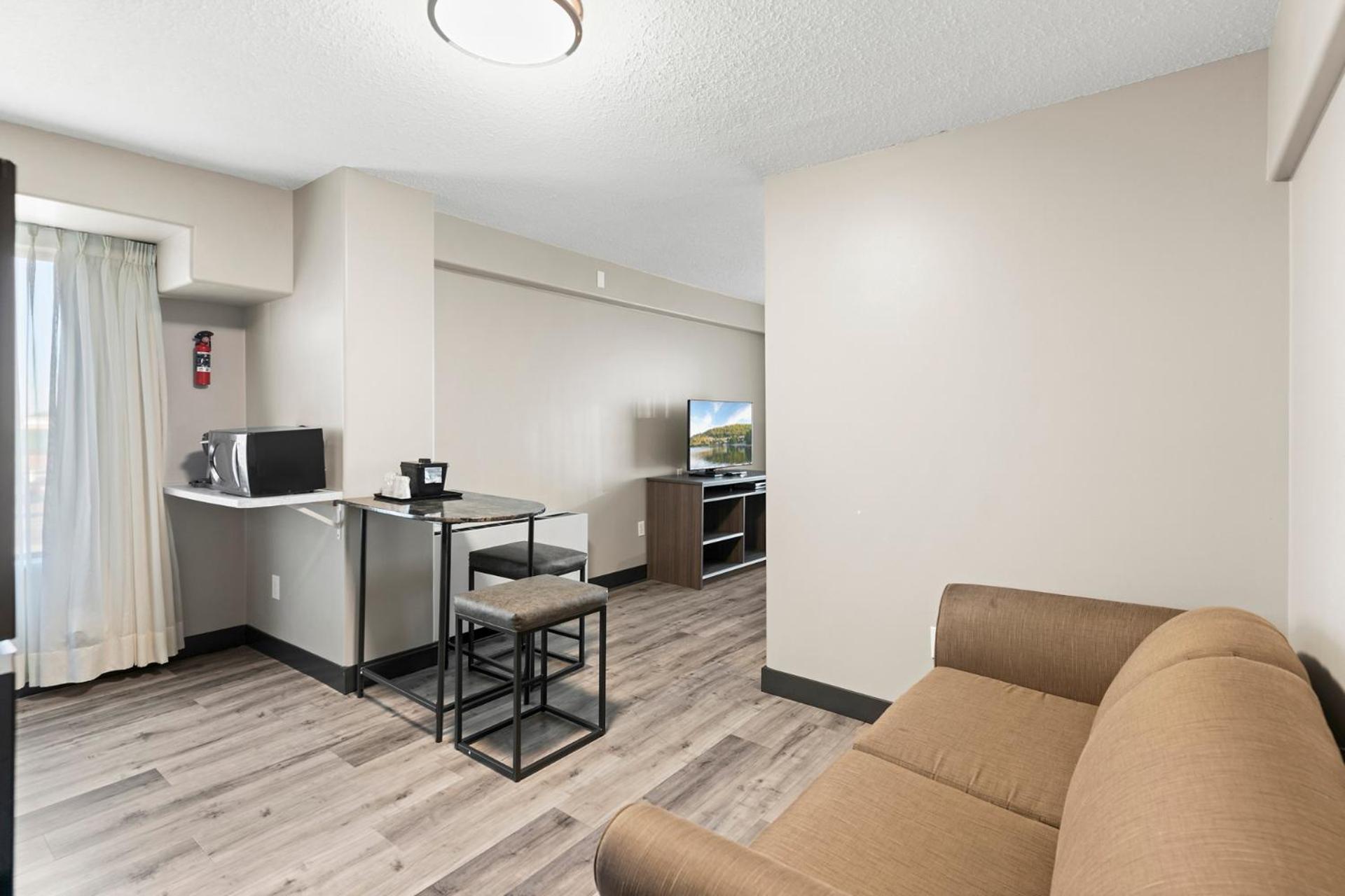 Travelodge Hotel By Wyndham Saskatoon Ngoại thất bức ảnh